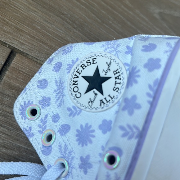 💜—MILLIE BOBBY BROWN CONVERSE!—💜SIZE/ 5.5!!! - Picture 8 of 9